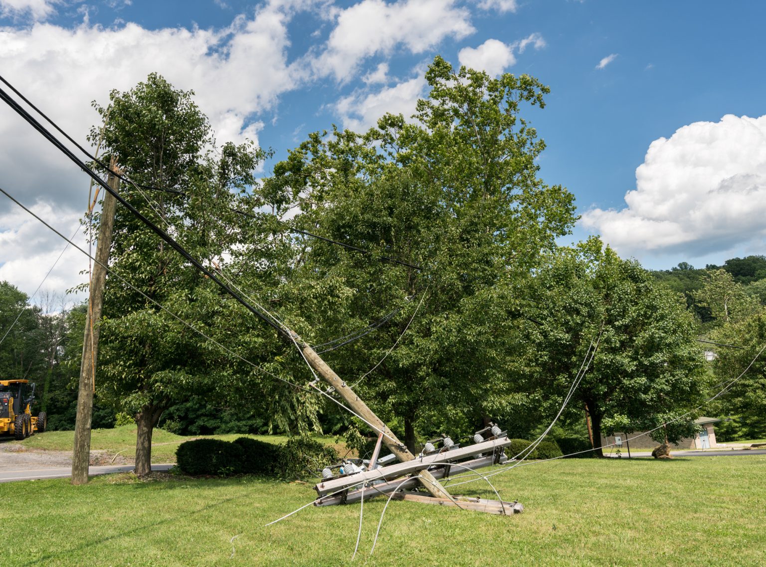 Downed And Dangerous Power Lines Great Lakes Energy 9553